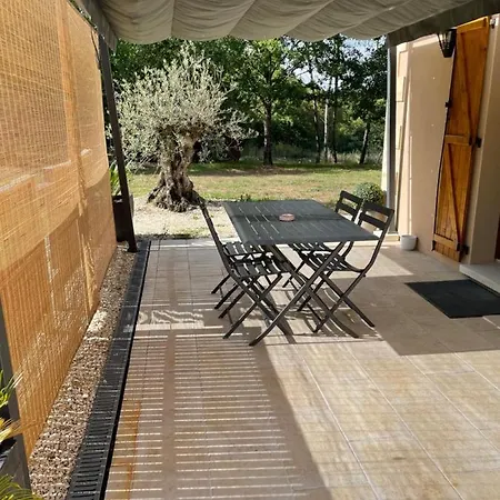 Gite Des Petites Fayes Sud La Douze Exterior foto
