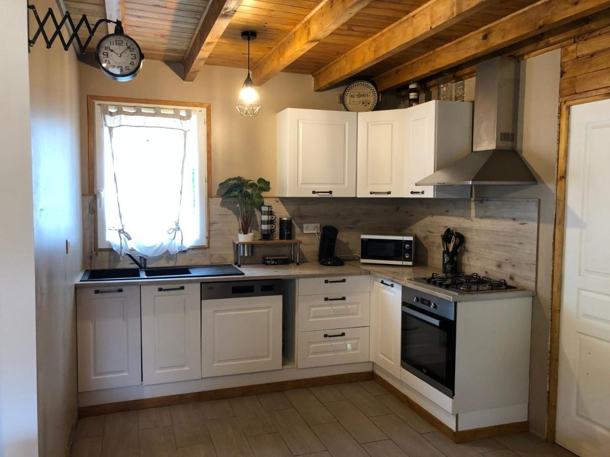 Des Petites Fayes Sud Ferienhaus La Douze
